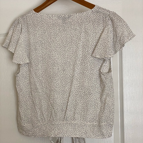 Express white blouse with small black dots - Picture 2 of 3